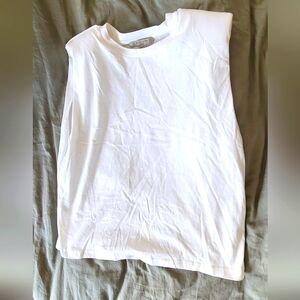 Womens muscle tee with shoulder padding